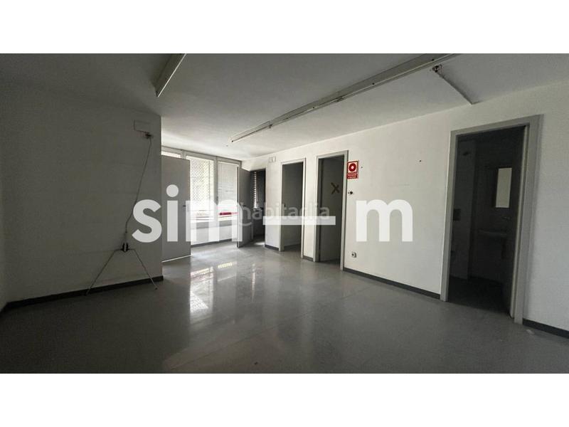 Foto 42dd7b0c-8456-4f9d-a7b2-1fbfbaca12a1. Lloguer local comercial a Estadi-Santa Anna Vic