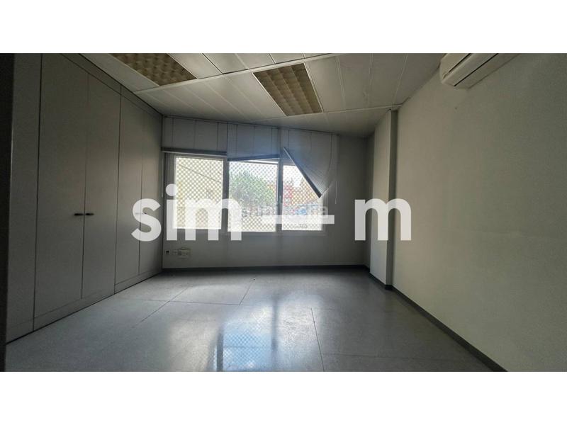 Foto 71cb7f45-c476-450a-8494-c662ac15b0dd. Lloguer local comercial a Estadi-Santa Anna Vic