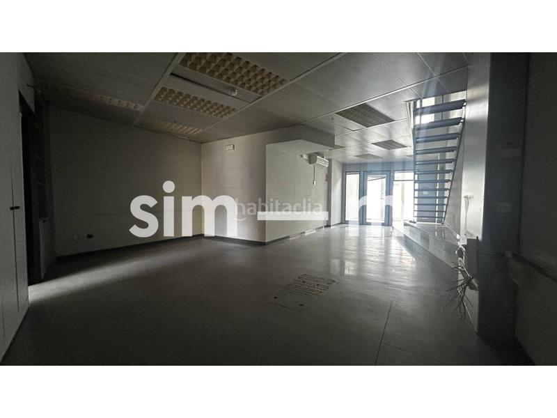 Foto 8ff2b9de-b11b-4888-ae0f-bffb5bc35e9b. Lloguer local comercial a Estadi-Santa Anna Vic