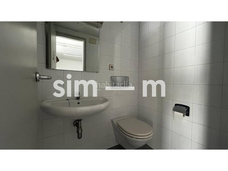 Foto d9b6245e-d5c4-49cd-a021-04a38580b86b. Lloguer local comercial a Estadi-Santa Anna Vic