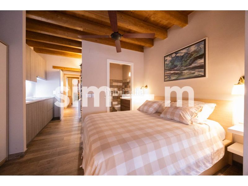Foto 0a6ecad0-adf6-49c2-9961-7ec6e0057860. Casa amb calefacció aparcament a Centre Vic