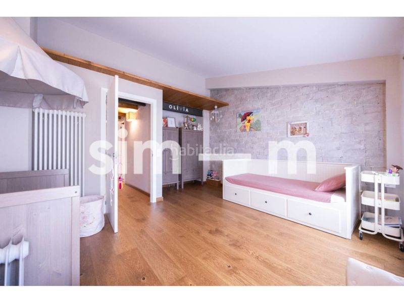 Foto 9d917806-c6ba-4e1d-b25a-97555d9e800d. Casa amb calefacció aparcament a Centre Vic