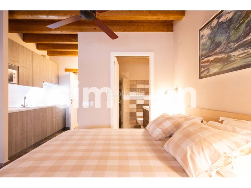 Foto a2b23169-0cc9-4e0c-8e8d-27cac7ef8f80. Casa amb calefacció aparcament a Centre Vic