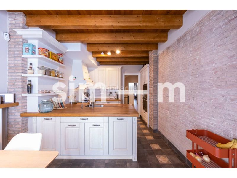 Foto ca66a5bb-8871-4194-8f41-8aa4805bbdd6. Casa amb calefacció aparcament a Centre Vic