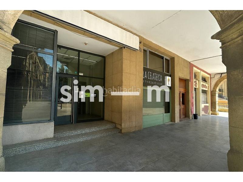 Foto d27cefca-a8f2-4727-bf58-0cdb8c864fbe. Business premise in mossèn guardiet 2 in Manlleu