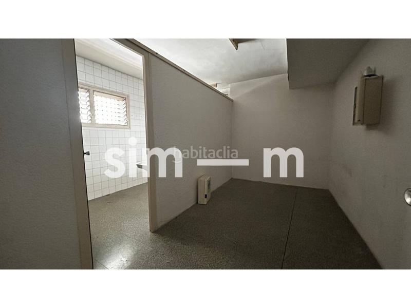 Foto d4ea85c1-a45d-42f1-bdaf-b6de42c41042. Business premise in mossèn guardiet 2 in Manlleu