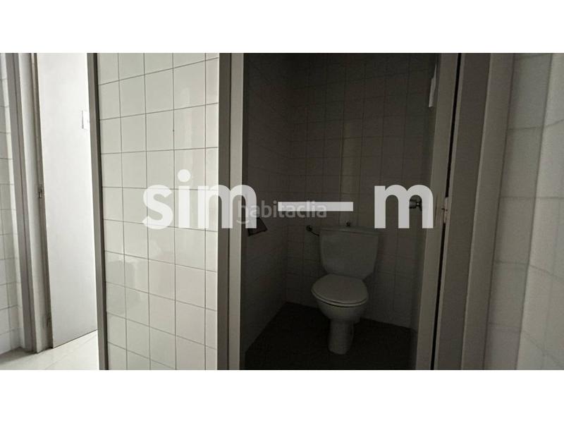 Foto a8c977d3-fb79-4204-95dd-e5bd6da35911. Local comercial en major 35 local en venta zona centro en Tona