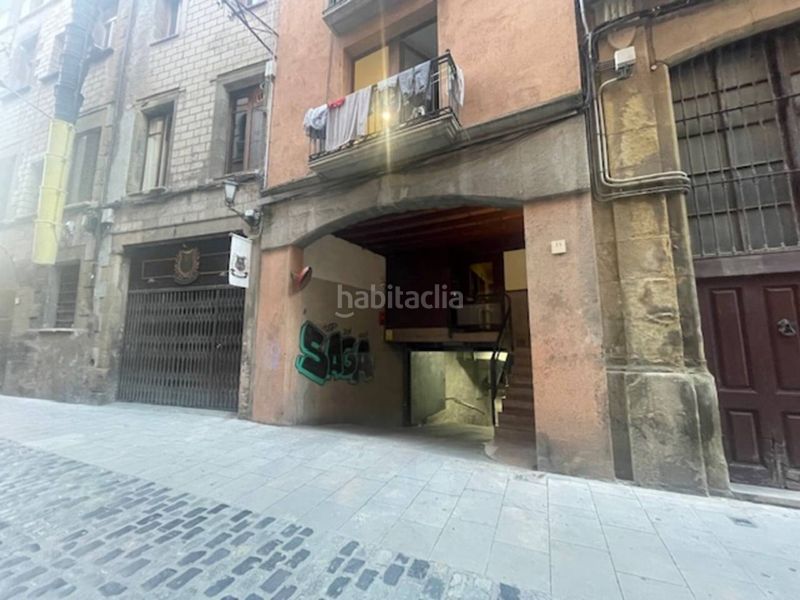 Foto c1a1645b-a346-4761-814c-b8d32272b269. Aparcament cotxe a calle ramada 31 a Centre Vic