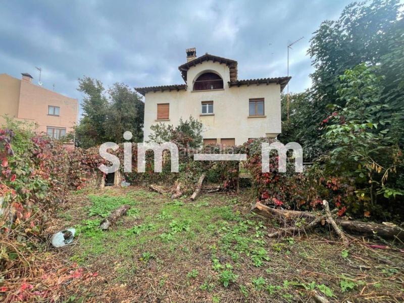 Foto 8da2343f-3748-40c2-9b29-de03d9f3227c. Chalet dans 11 de setembre 14 dans Folgueroles