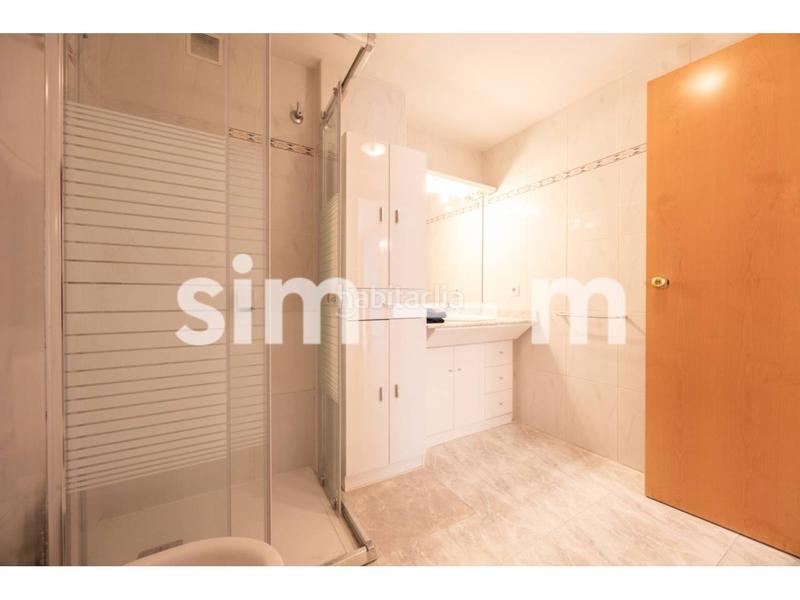 Foto 32b36dd5-7316-422c-a59b-8334b6f82f78. Piso  en venta zona hospital general en Nord Vic