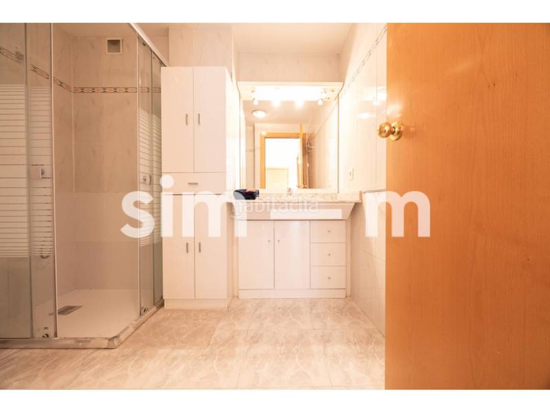 Foto 874be7f7-fe9c-4411-a74d-fa149c8b90e3. Piso  en venta zona hospital general en Nord Vic