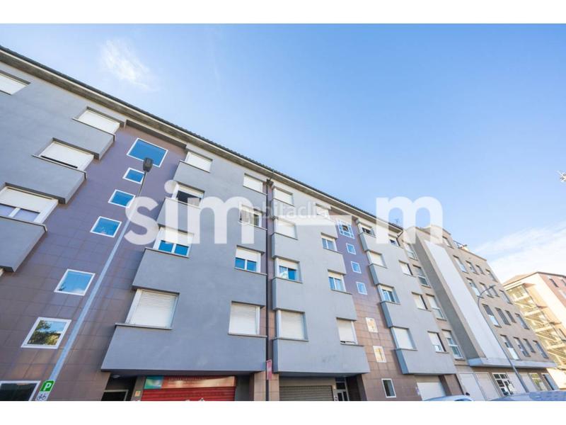 Foto c4009fe7-a9f7-4b26-9286-c785f59c70df. Piso  en venta zona hospital general en Nord Vic