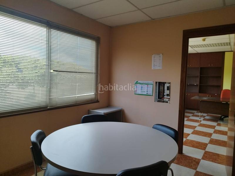 Foto d2d7f8b1-5df2-4d6c-950b-6e7903a2e439. Lloguer nau industrial a Nord Vic