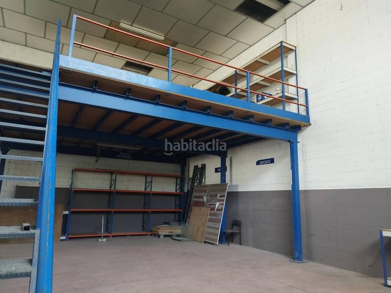 Foto 4258f526-7530-4013-8f50-ff84167680d0. Location bâtiment à usage industriel dans Nord Vic