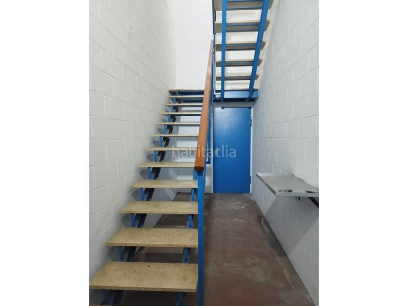 Foto 53904d2f-89d2-4694-a0e7-f4e9cf4095fe. Location bâtiment à usage industriel dans Nord Vic