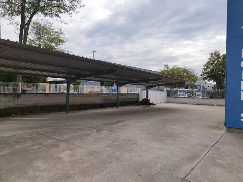 Foto 6e53e6bb-586d-4c68-b29a-f5c7824be116. Location bâtiment à usage industriel dans Nord Vic