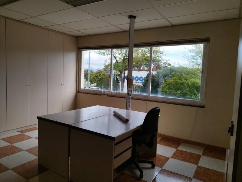 Foto 968da56d-eeb1-4eb9-8ff2-30b67eba2b0a. Location bâtiment à usage industriel dans Nord Vic