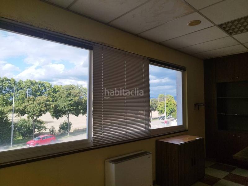 Foto b571c41d-5f9a-4f5d-b889-55884e6cdfd8. Location bâtiment à usage industriel dans Nord Vic