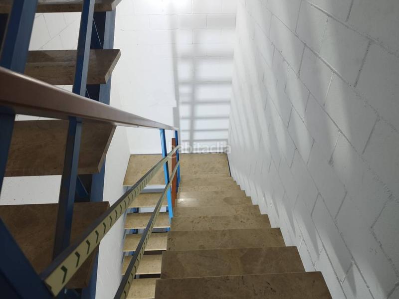 Foto d8c717cd-a5b2-4e3b-bdd7-10edcda3188b. Location bâtiment à usage industriel dans Nord Vic