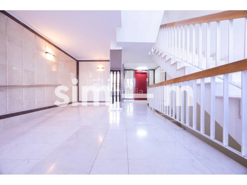 Foto a85f5317-31bc-41e3-8250-014d6d2614c3. Pis amb calefacció aparcament a Nord Vic