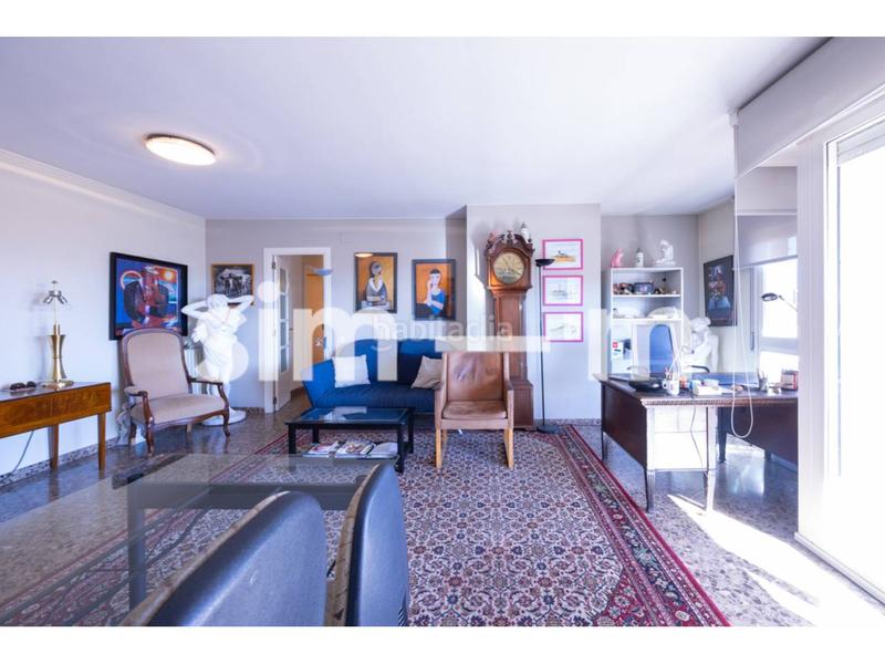 Foto ea3a4651-28ed-4aa7-bc3b-e804baca5e8a. Pis amb calefacció aparcament a Nord Vic