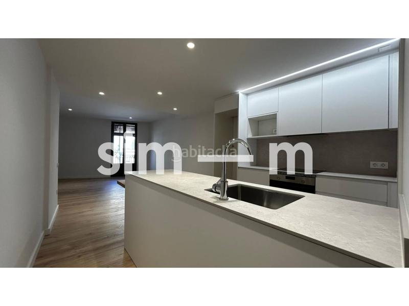 Foto 860c6d36-7d2d-4a23-a85c-1a2504574fd0. Rent flat in rambla davallades 15 in Centre Vic