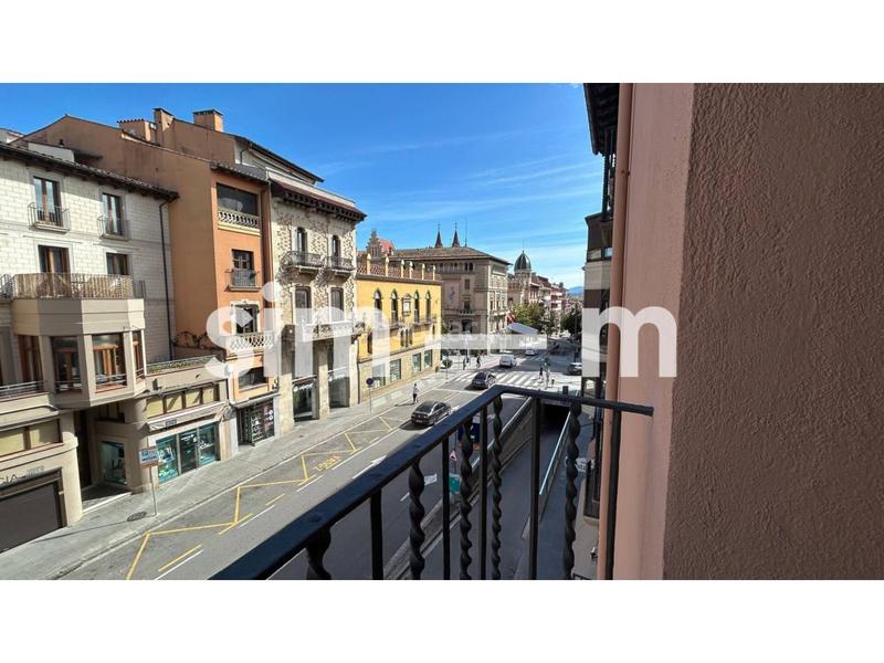 Foto b788a1d0-5e2b-4818-aa27-f213bf2a86f6. Lloguer pis a rambla davallades 15 a Centre Vic