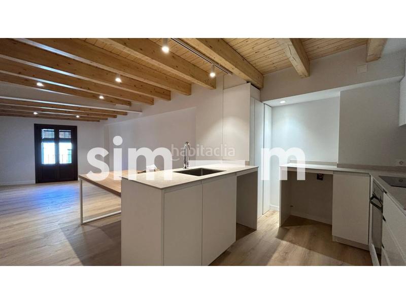 Foto 1151a041-7679-4c69-9424-9cf5c943620c. Location appartement dans rambla davallades 15 dans Vic
