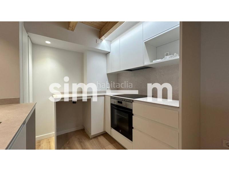 Foto cda11a8c-a904-4a55-aefc-9fccb8935979. Rent flat in rambla davallades 15 in Centre Vic