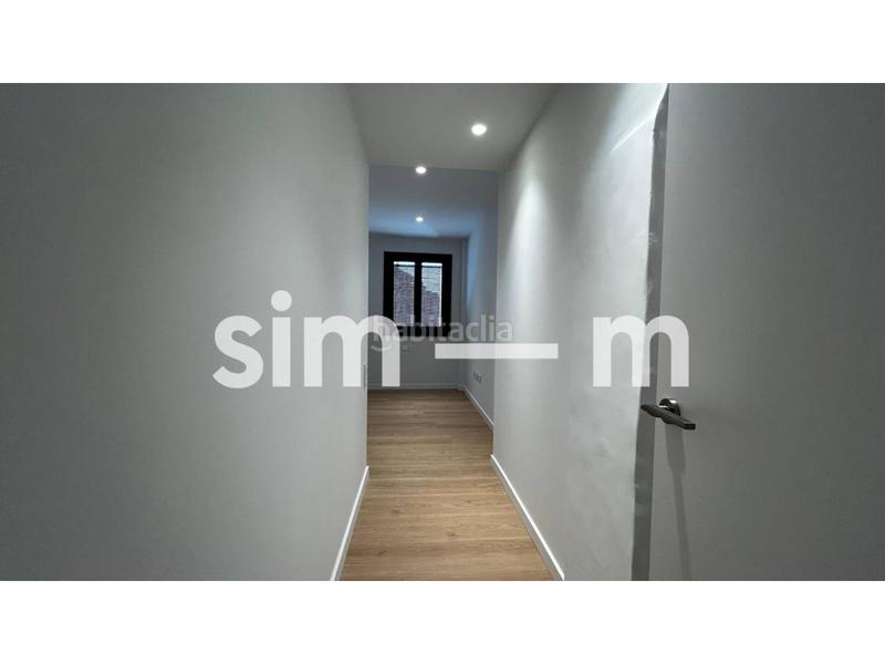 Foto 12db1b15-b21f-4345-915d-c9e0efeb2d63. Rent flat in rambla davallades 15 in Centre Vic