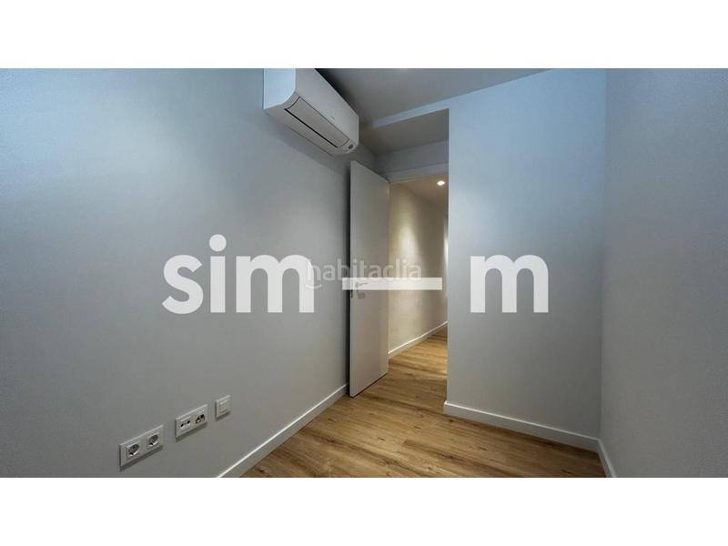 Foto 3abe8725-15a9-40b6-983e-55e34e9ec86a. Rent flat in rambla davallades 15 in Centre Vic