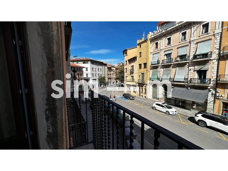 Foto 6b9c0cd4-4367-4aa7-aa9f-8b2bd849b5a6. Rent flat in rambla davallades 15 in Centre Vic