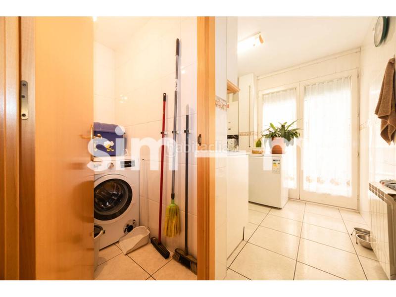 Foto bbb3a97f-05eb-4ce7-879a-d027418dfe95. Appartement avec chauffage parking dans Caputxins-Ambulatori Vic