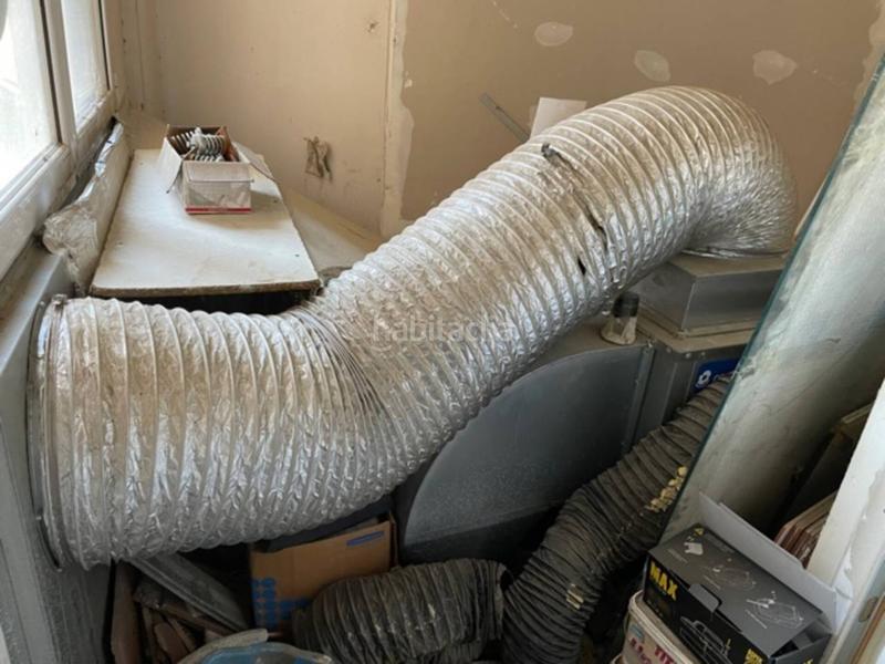 Foto 1784cf59-e181-407c-9d05-f3c92544454a. Location local commercial dans argenters 20 dans Centre Vic