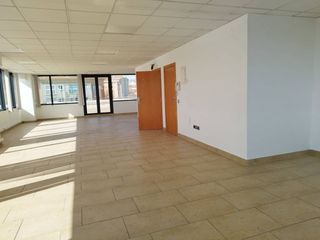 Location Bureau  Calle torelló. Oficina en alquiler  zona capuchinos
