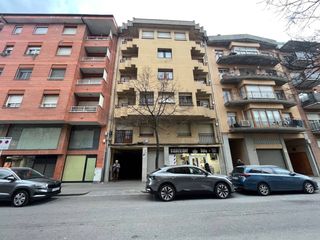 Lloguer Aparcament cotxe a Calle enric prat de la riba 3. Parking en venta  zona el remei