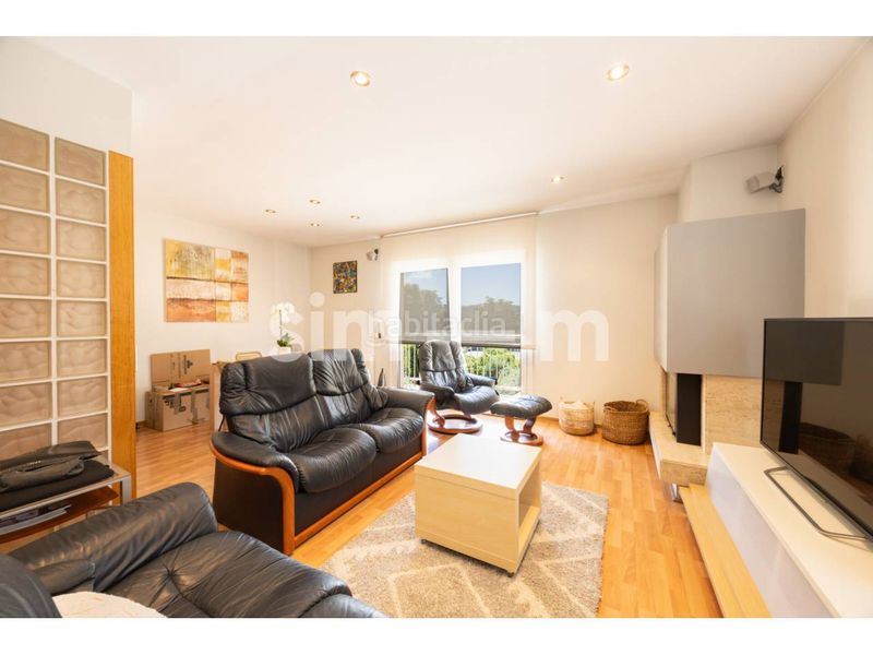 Foto 4d0f5970-8e99-4723-b4fe-9405e95ff787. Casa amb calefacció aparcament a Tona