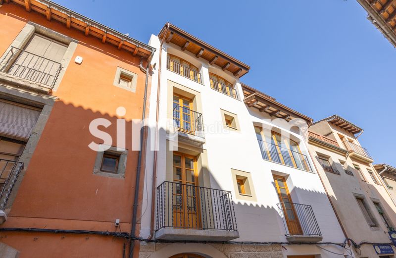 Foto 678caf4a-3b29-41c3-861a-9e5aeae9b6a6. Dúplex 68m<sup>2</sup> amb calefacció a Nord Vic