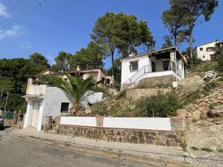 Maison à Calle joan maragall 3. Casa en venta  zona residencial begur
