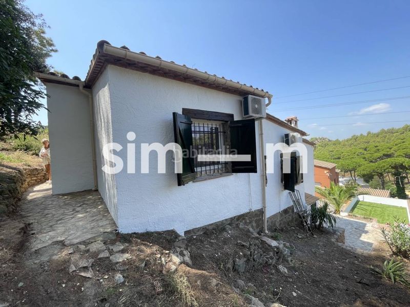 Foto e4710fe5-9ce8-4f00-9c89-38b1d262e8c0. Casa a calle joan maragall 3 a residencial Begur-esclanyà Begur