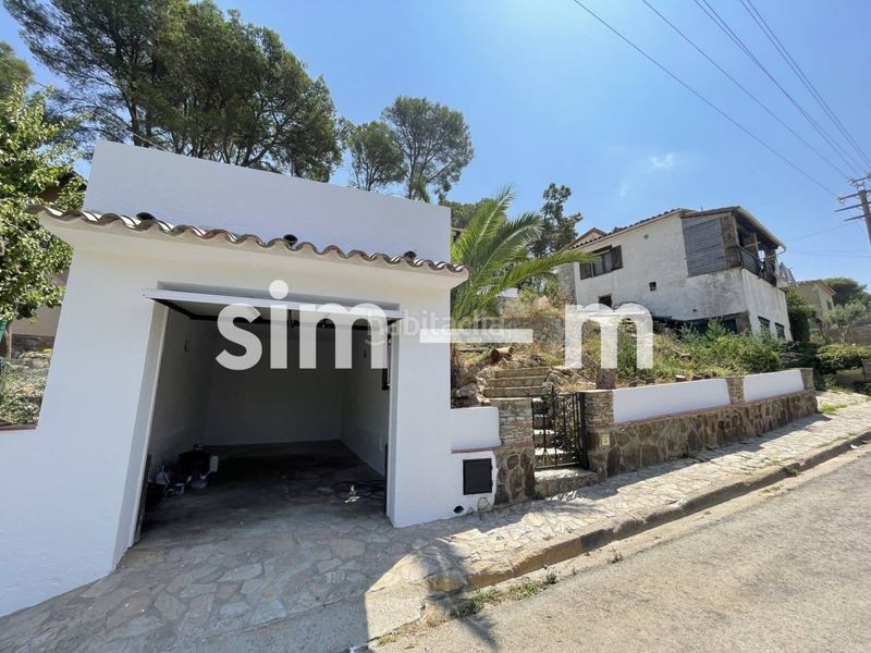 Foto e9c6a634-73e3-4cd0-8064-949fcce8b678. Casa a calle joan maragall 3 a residencial Begur-esclanyà Begur