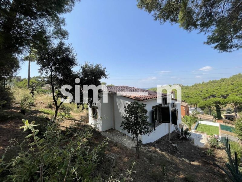 Foto ea639f1f-63dd-448c-b8f6-f11915b13ca2. Casa a calle joan maragall 3 a residencial Begur-esclanyà Begur