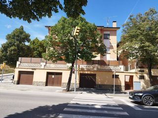 Lloguer Pis  Calle sagrada familia. Piso en alquiler  solo estudiantes