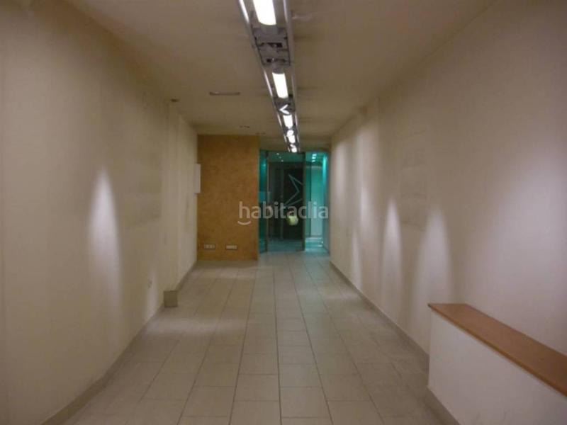 Foto b2ef6109-706b-417d-bdc6-019a080f54a3. Local comercial a Centre Vic