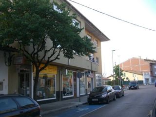 Local Comercial en Roda de Ter. Local en venta - zona centro