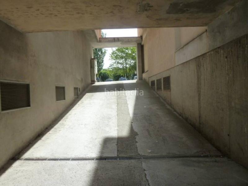 Foto 05d7f147-f0a6-4add-8eaf-7c1b3e57deca. Location parking voiture dans Folgueroles