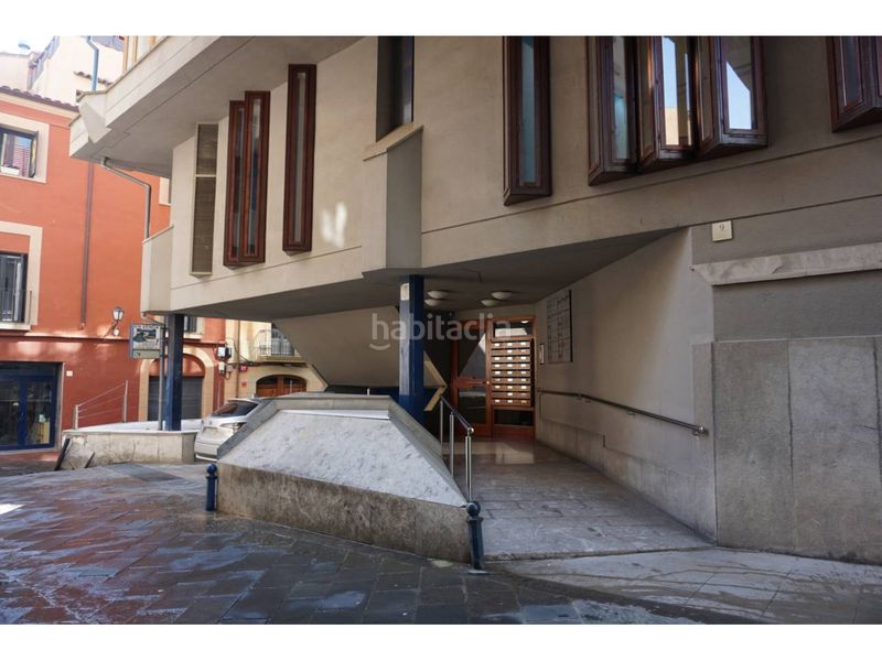 Foto dda00470-b5b4-4e8b-b0e2-d4e80aca81ff. Affitto ufficio con riscaldamento in Centre Vic