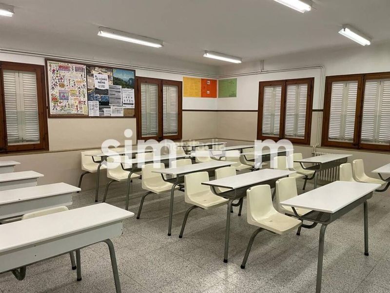 Foto 1ccf63b9-12c4-49e3-9cb0-17d94a3bf680. Edifici a Tona