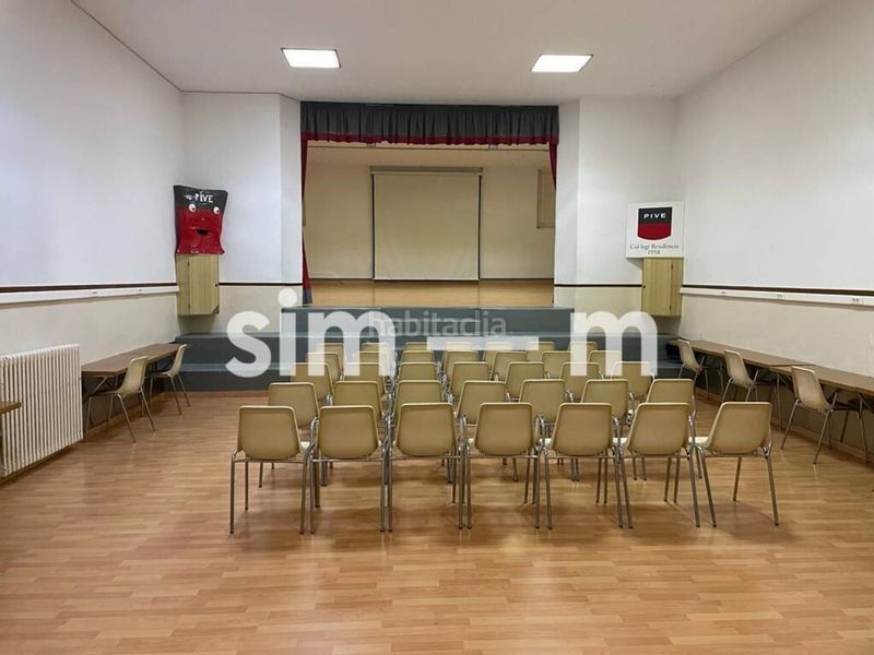 Foto 3143a152-3596-4d3f-8d4b-ed609ed50731. Edifici a Tona