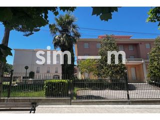 Edificio in Tona. Edificio en venta  zona la suïssa